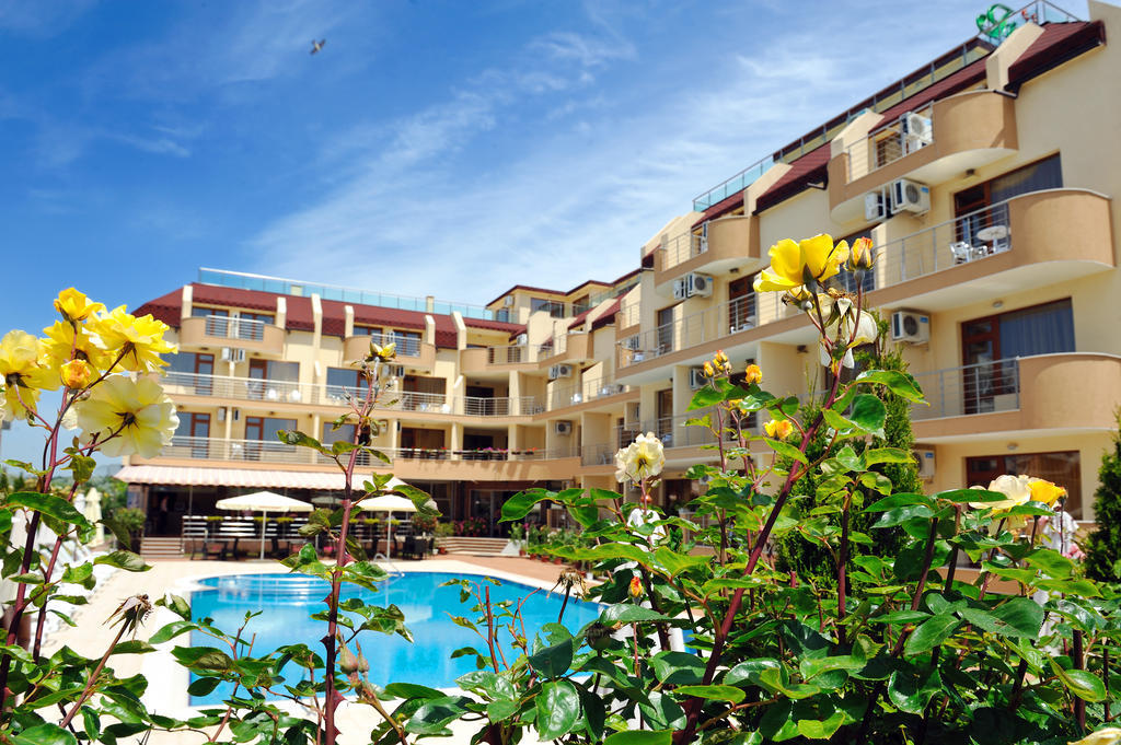 Hotel Iris Nesebar Exterior photo
