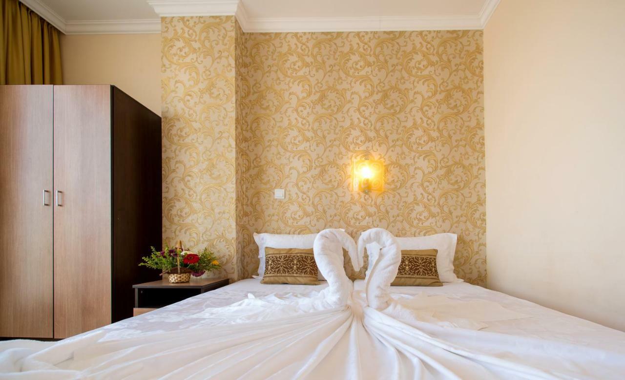Hotel Iris Nesebar Exterior photo