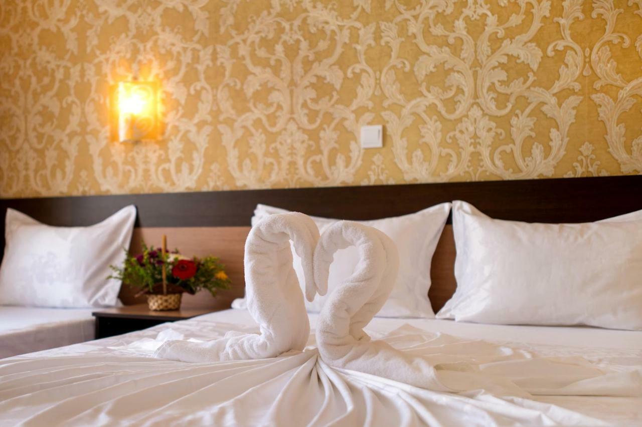 Hotel Iris Nesebar Exterior photo